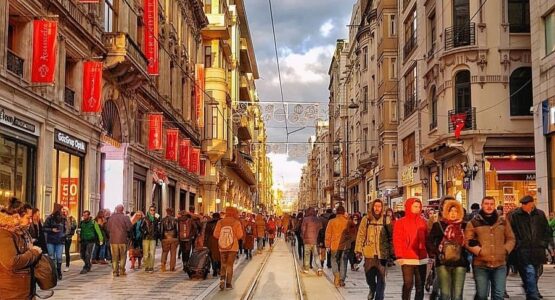 https://expats.istanbul/wp-content/uploads/2025/03/istiklal-555x300.jpg